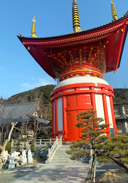 淡路島七福神霊場会の総本院である八浄寺さんの「七福宝塔」